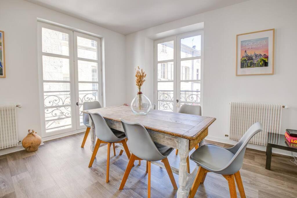 Famille Au Coeur De Perigueux Apartment Luaran gambar